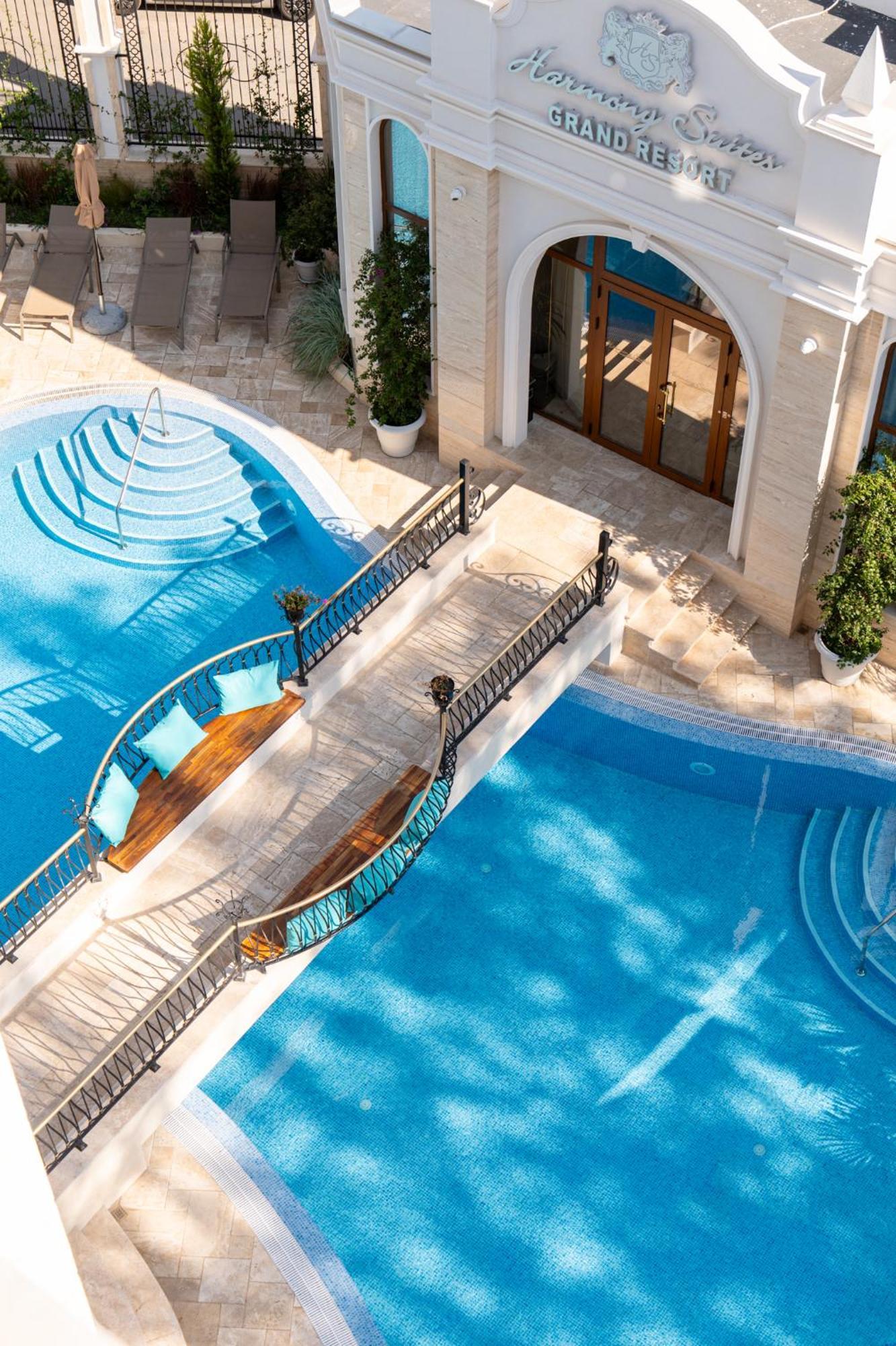 ساني بيتش Harmony Suites Grand Resort المظهر الخارجي الصورة